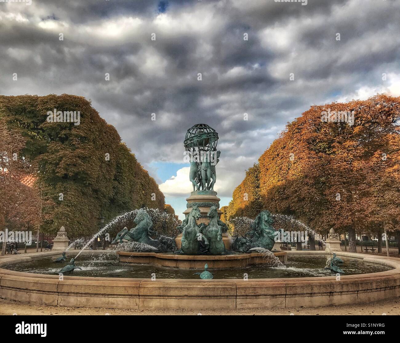 Fontaine à Jardin du Luxembourg, Paris, France. Banque D'Images