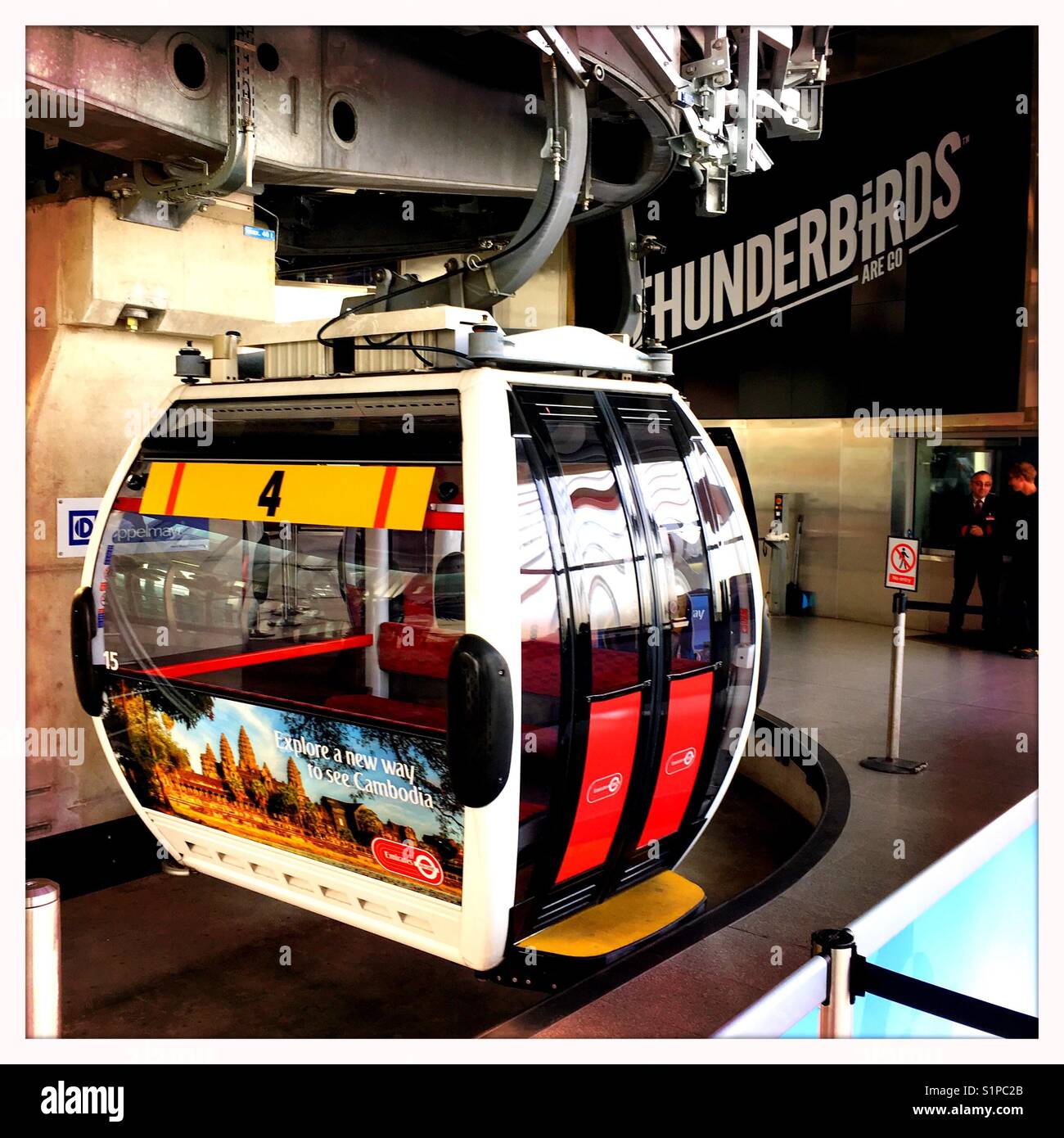 Emirates airline en commençant son voyage de Greenwich - Image de stock capturée avec un smartphone