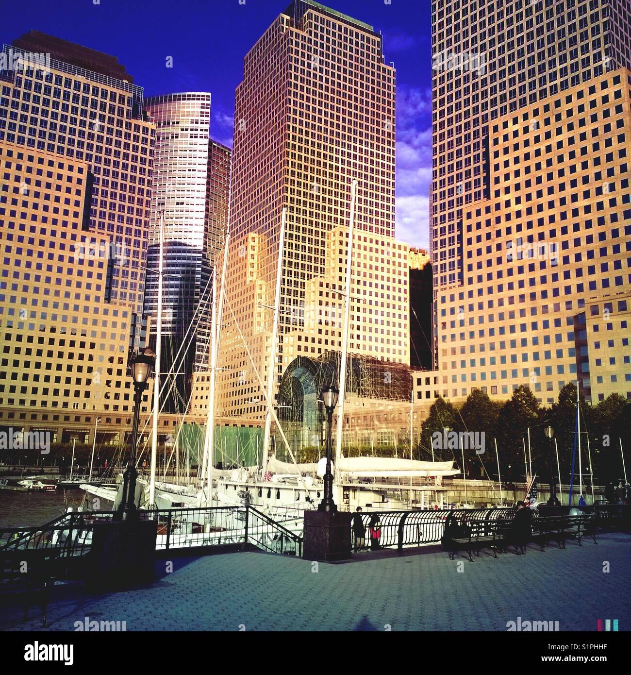 Marina au North Cove, le World Financial Center le centre-ville de Manhattan - Image de stock capturée avec un smartphone