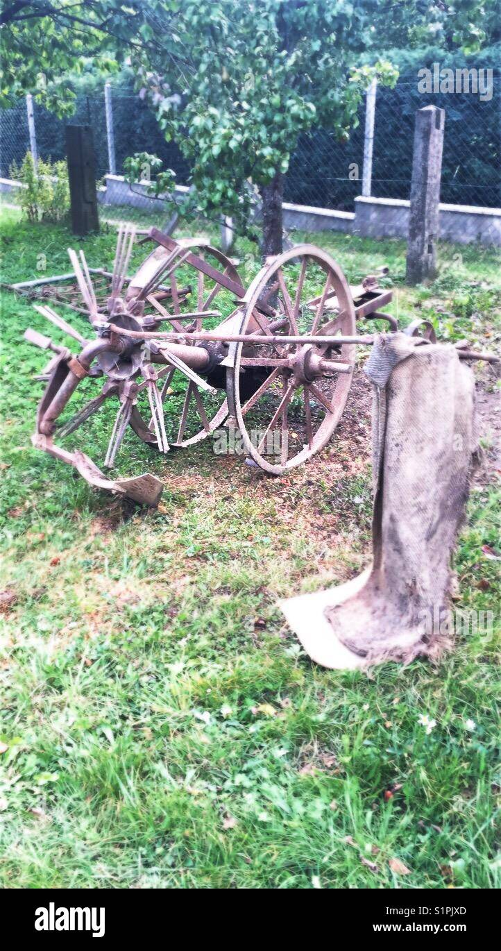 Ancienne arracheuse de pommes de terre Banque de photographies et d — free download