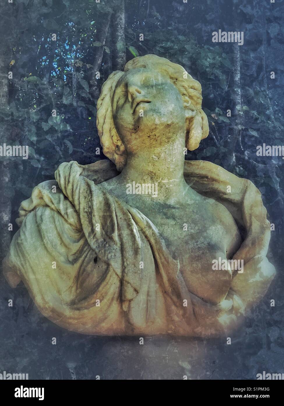 Statue dans le château historique les jardins de Versailles. Banque D'Images