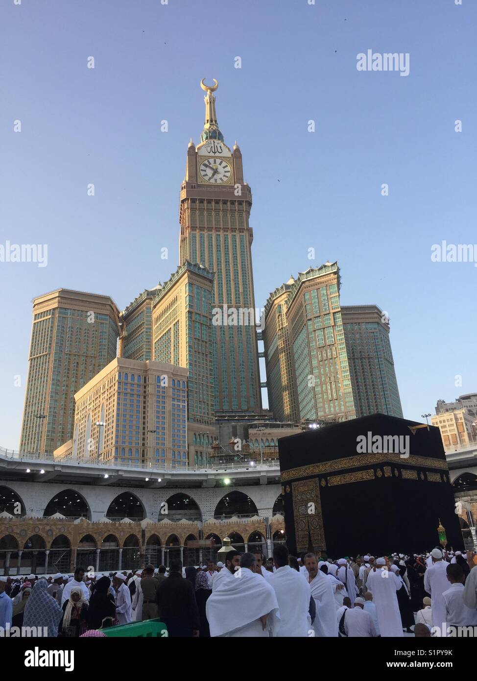 Kaaba, La Mecque, en Arabie Saoudite. Kingdom Tower Banque D'Images