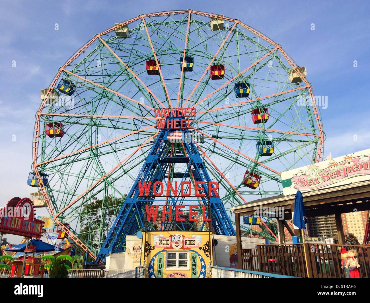 Deno's Wonder Wheel roue feris, Coney Island, Brooklyn, New York, États-Unis d'Amérique. Banque D'Images