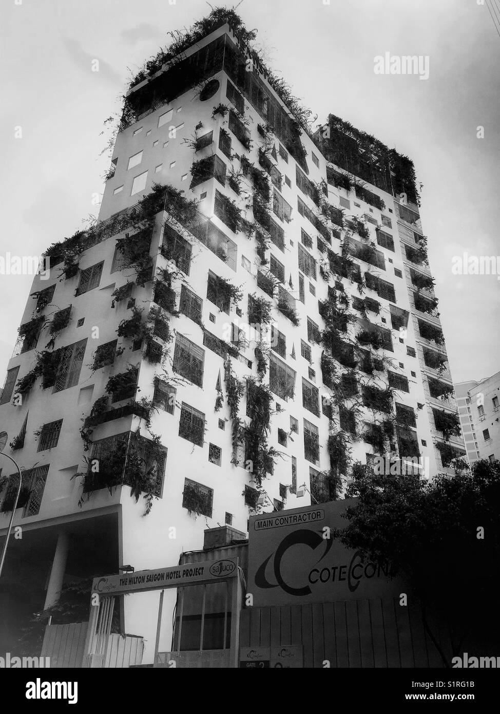 L'architecture écologique avec de beaux jardins. - Image de stock capturée avec un smartphone