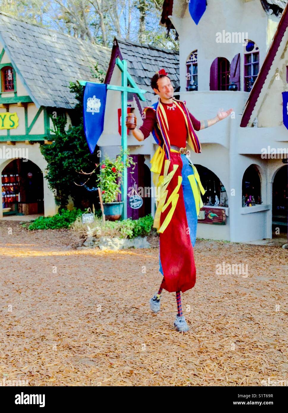 L'homme sur pilotis à la North Carolina Renaissance festival 2017 Banque D'Images L'homme sur pilotis à la North Carolina Renaissance festival 2017 Banque D'Images