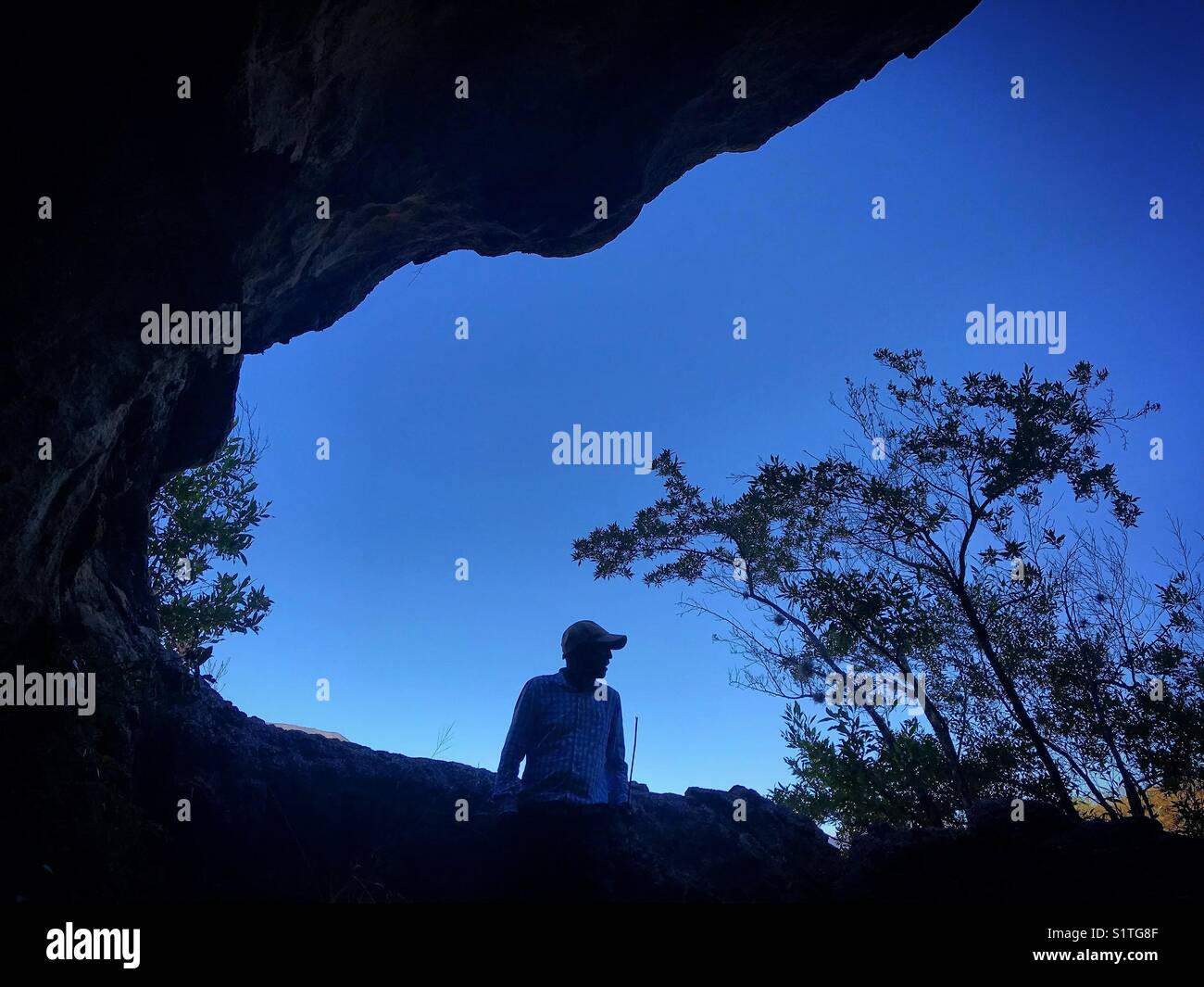 Un guide des touristes dans une grotte en Union Zapata, Oaxaca, Mexique - Image de stock capturée avec un smartphone