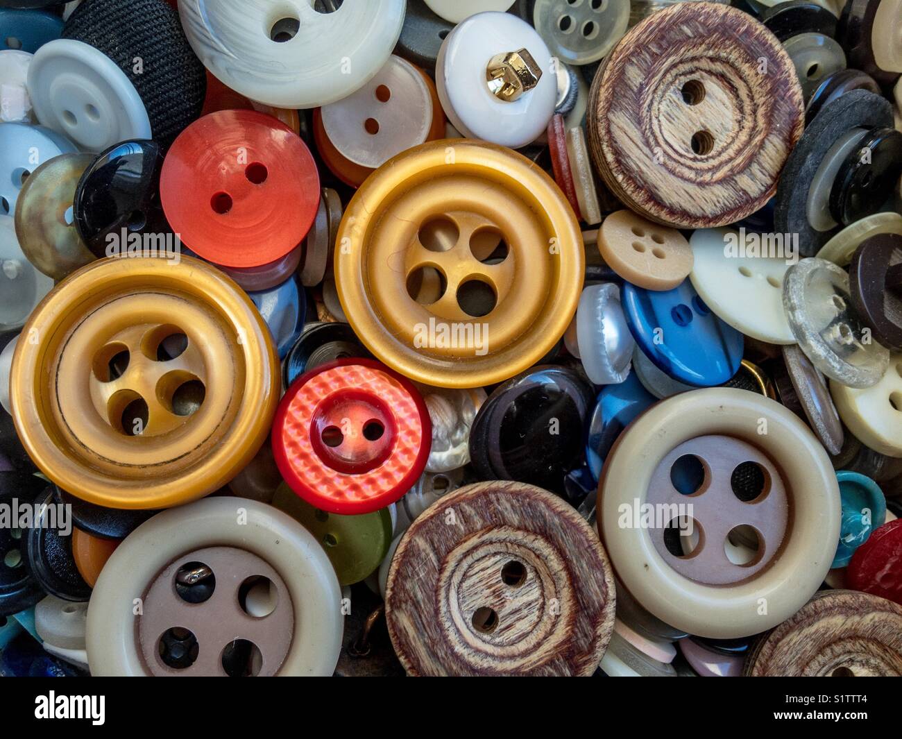 Les boutons colorés assortis Banque D'Images