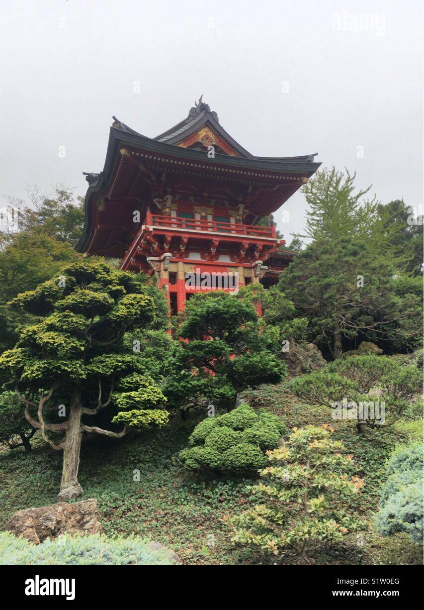 Porte du jardin japonais, le parc du Golden Gate, San Francisco, Californie - Image de stock capturée avec un smartphone