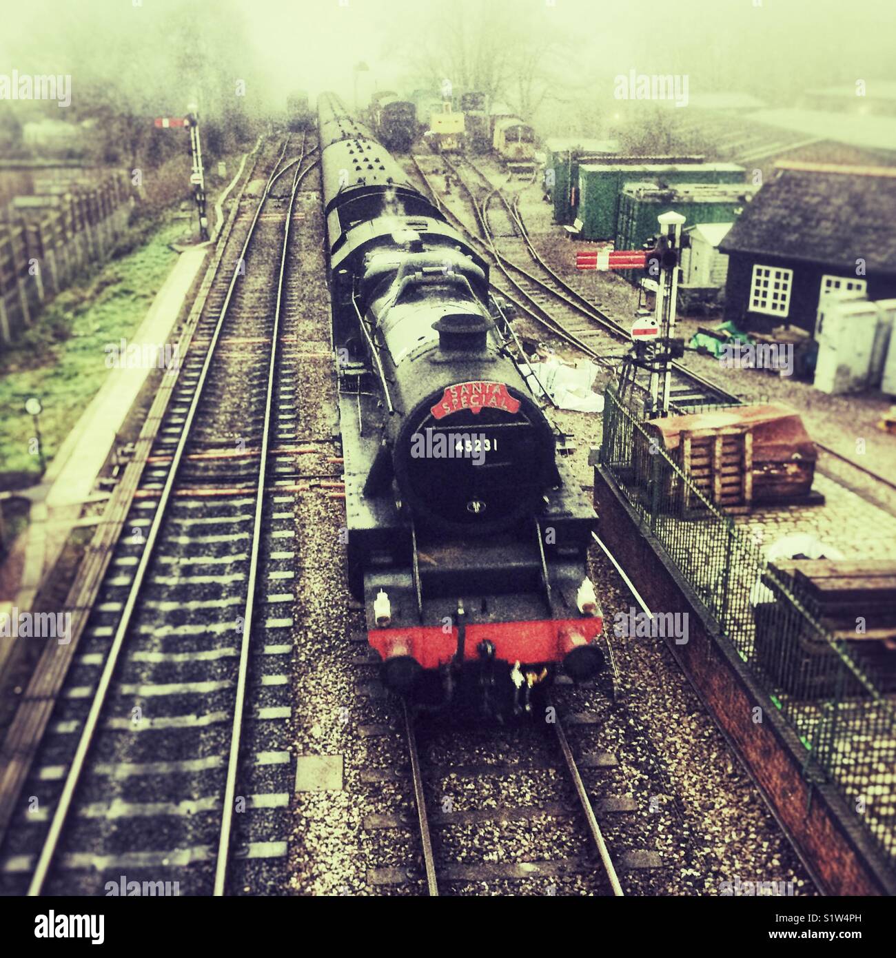 La gare de Santa, Medstead et quatre points. Hampshire, Angleterre, Royaume-Uni. - Image de stock capturée avec un smartphone
