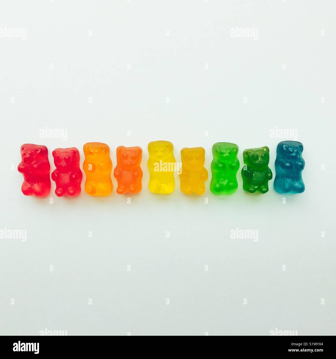 Gummy bears dans l'ordre de l'arc-en-ciel Banque D'Images
