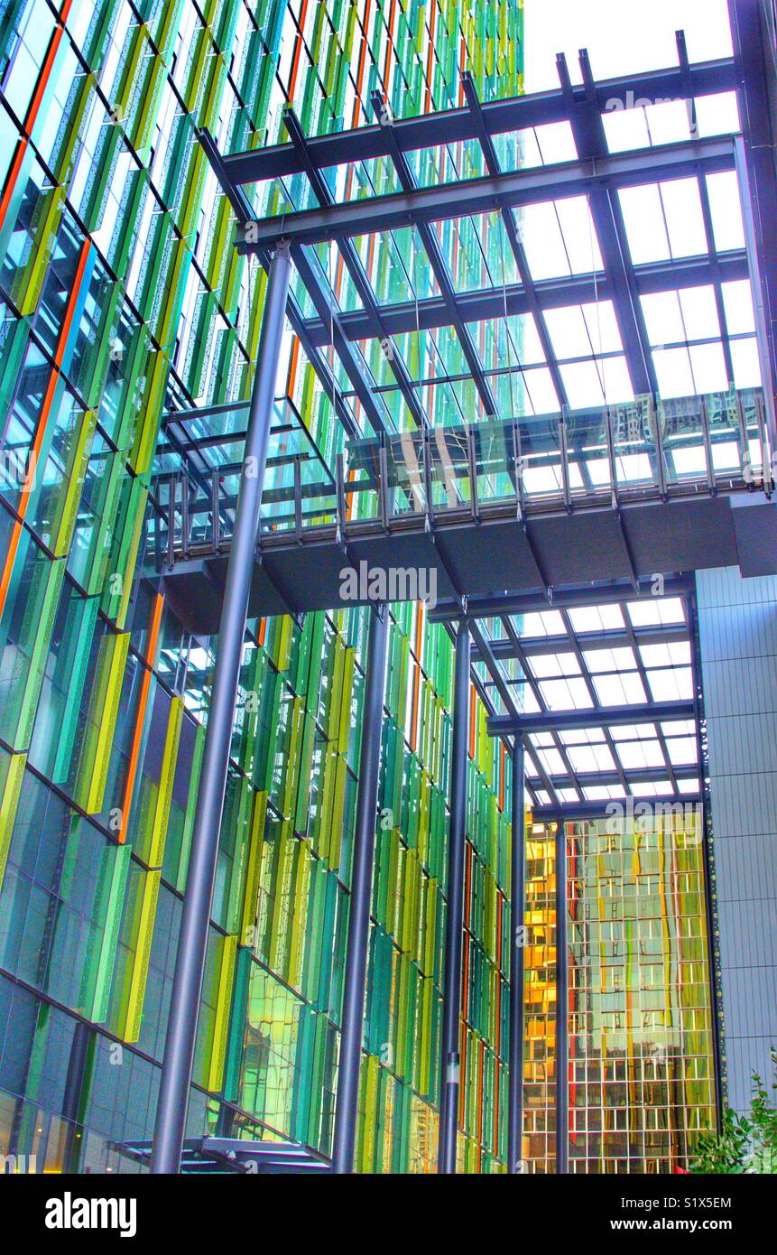 Murs de l'édifice du siège social d'Amazon à Seattle, Washington, le bâtiment est appelé effet Doppler Banque D'Images