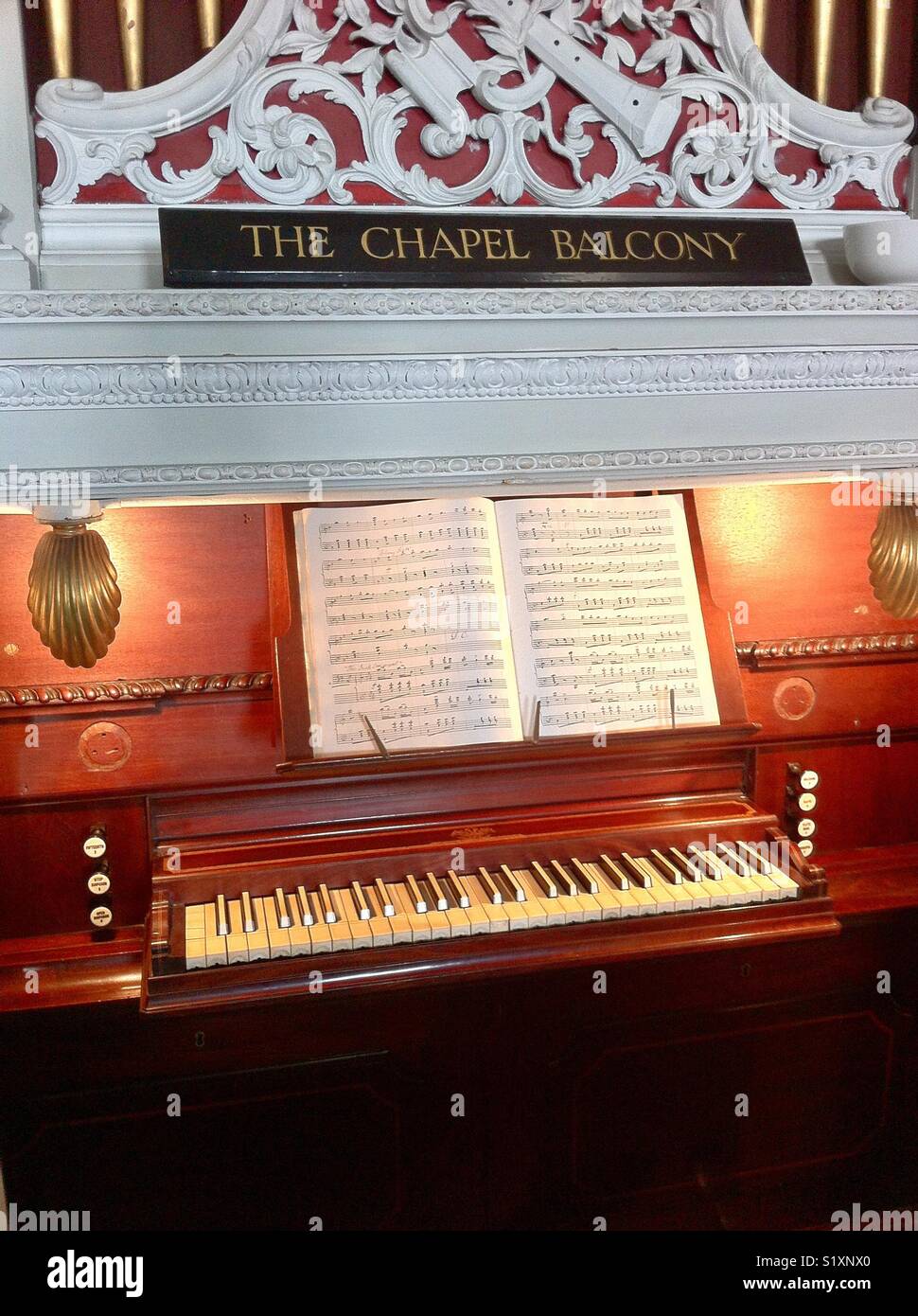 Dix-huitième siècle chapelle orgue, joué par Mozart, Stoneleigh Abbey - Image de stock capturée avec un smartphone