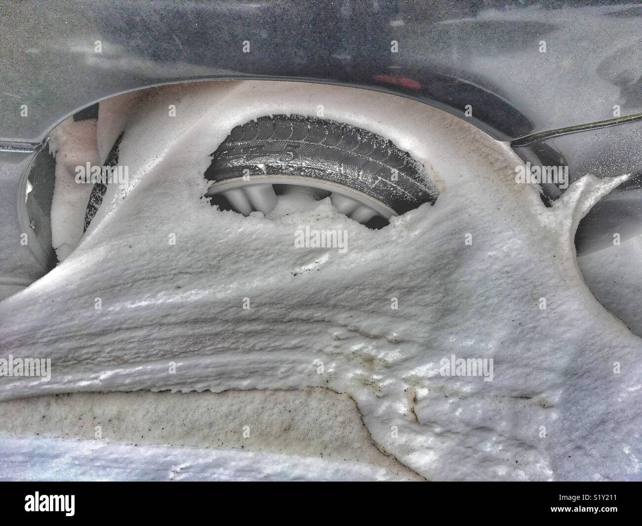 BMW Z1 pris dans un banc de neige. Banque D'Images