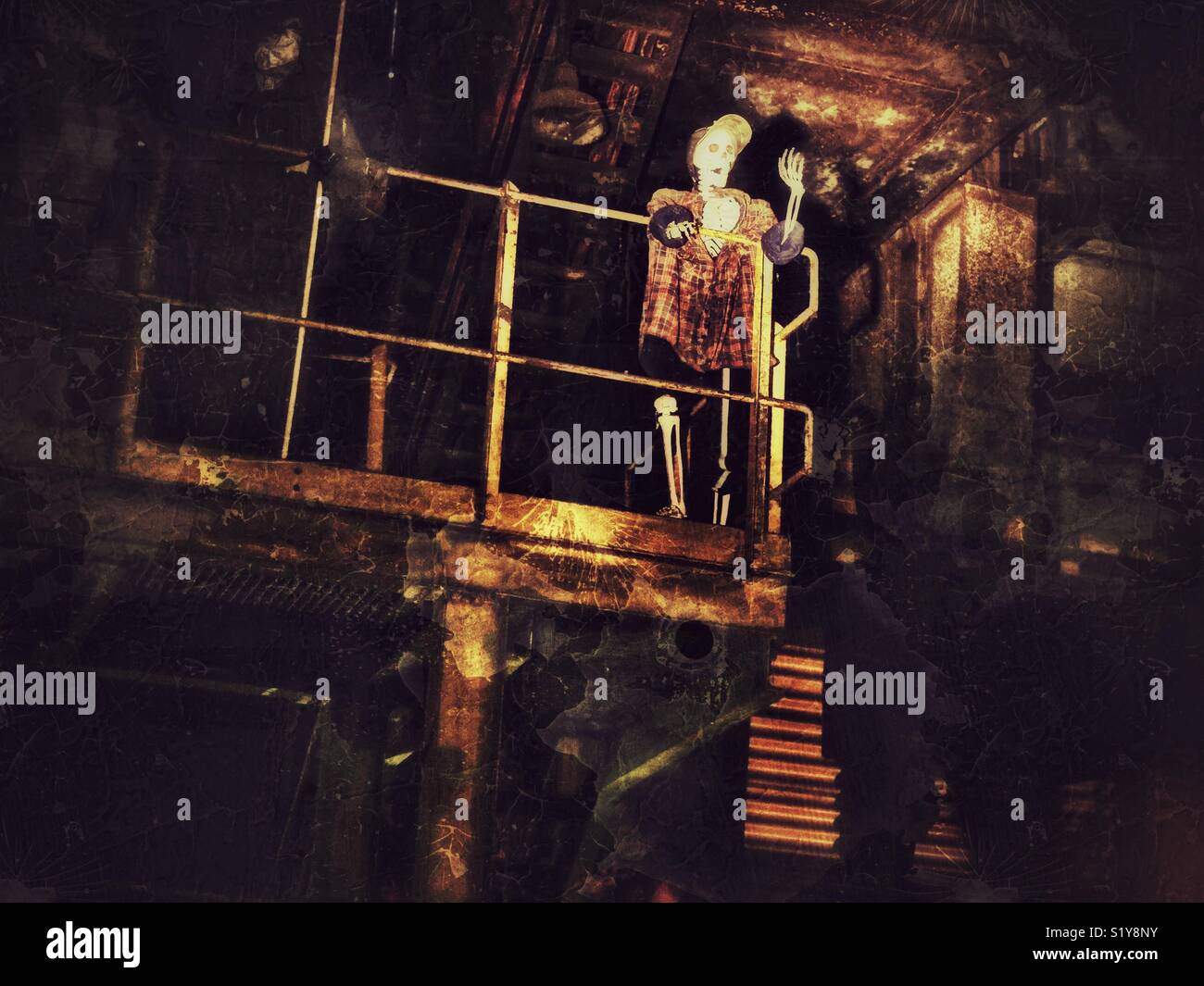 Le visiteur qui s'est perdu dans la Magna Science Centre, Rotherham, South Yorkshire, Angleterre, Royaume-Uni - Image de stock capturée avec un smartphone