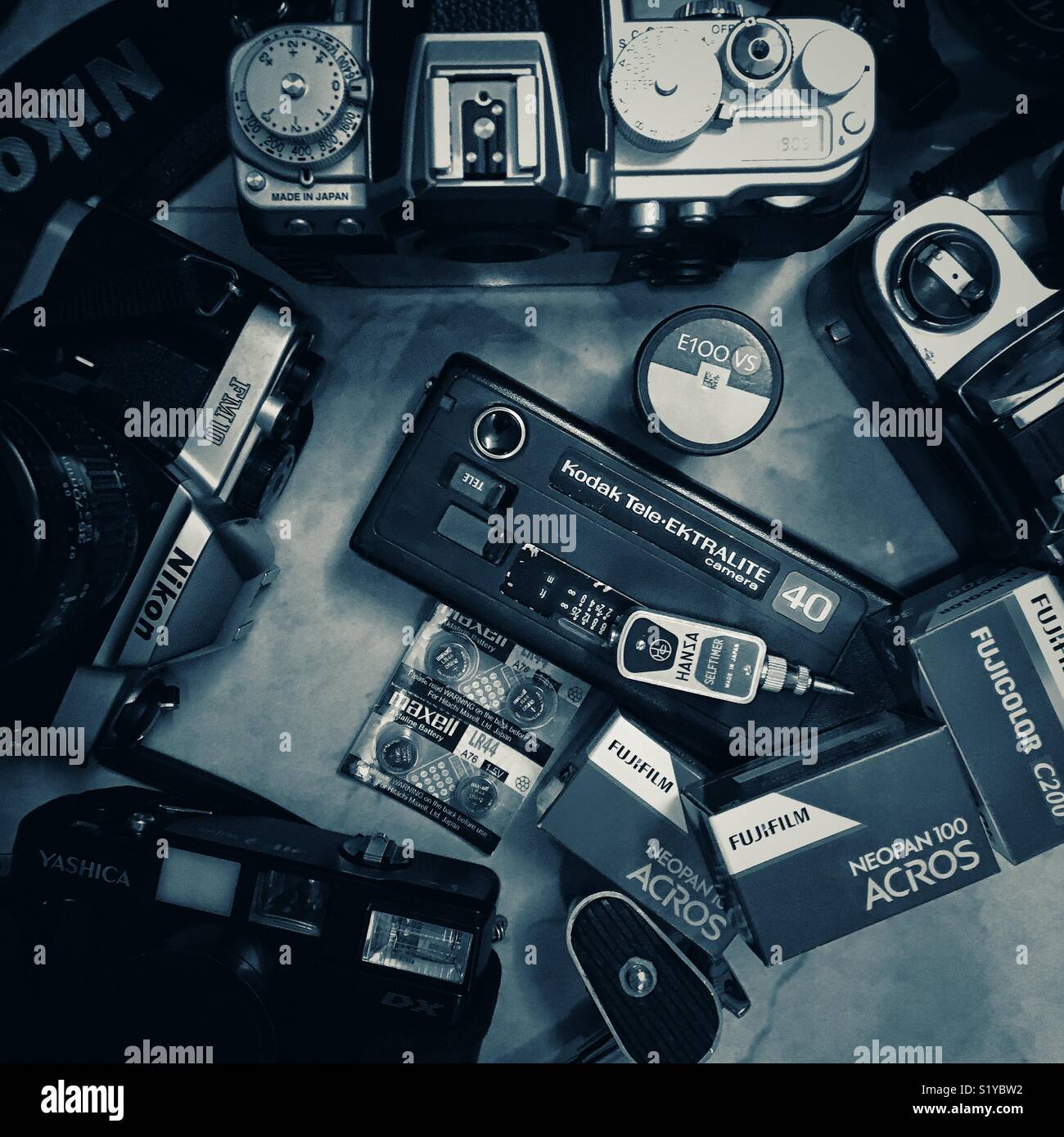 Collection de caméras film et les rouleaux de film Banque D'Images