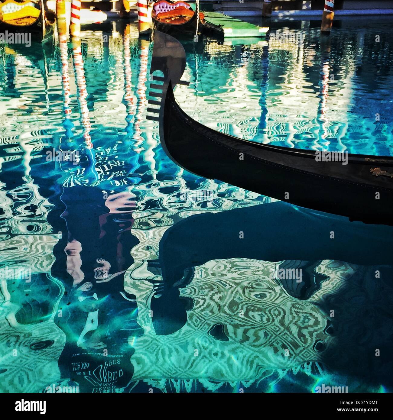 Palazzo Doge replica reflète dans l'eau avec bow gondole à l'hôtel vénitien à Las Vegas Banque D'Images