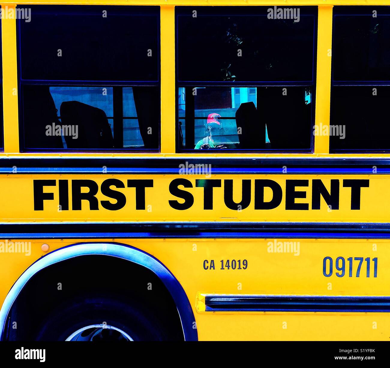 Premier étudiant jaune Bus, California, USA Banque D'Images