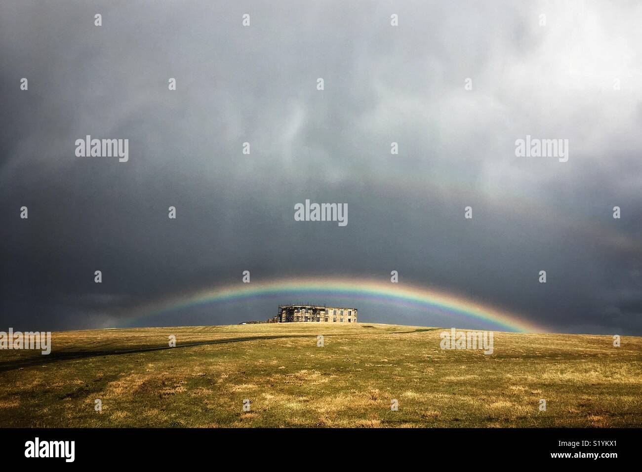 Downhill House après une tempête. - Image de stock capturée avec un smartphone