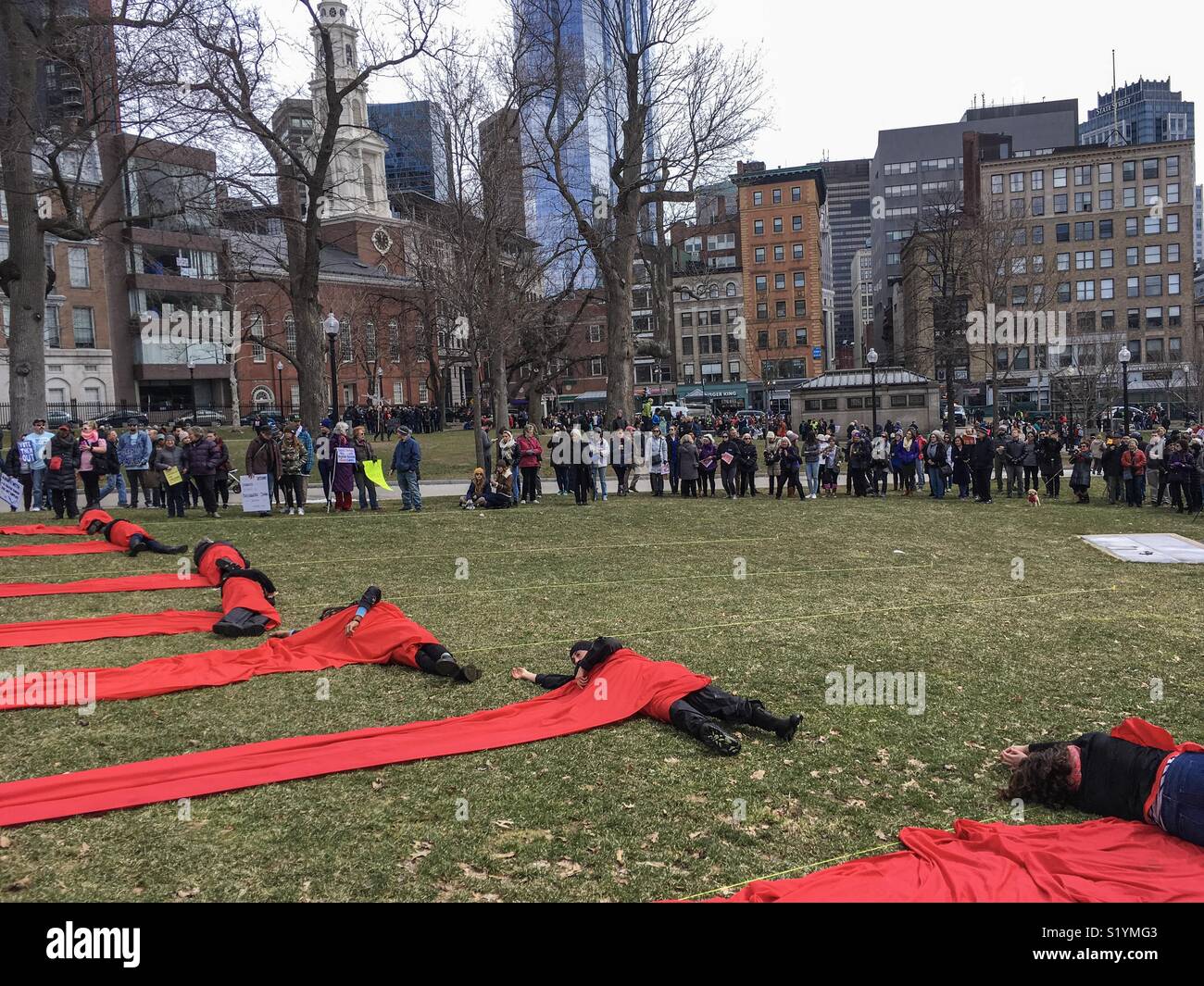 La Marche pour la vie a été une démonstration par les élèves qui ont eu lieu le 24 mars 2018, à Washington, D.C., avec 845 événements d'enfant de tout le pays et du monde. - Image de stock capturée avec un smartphone