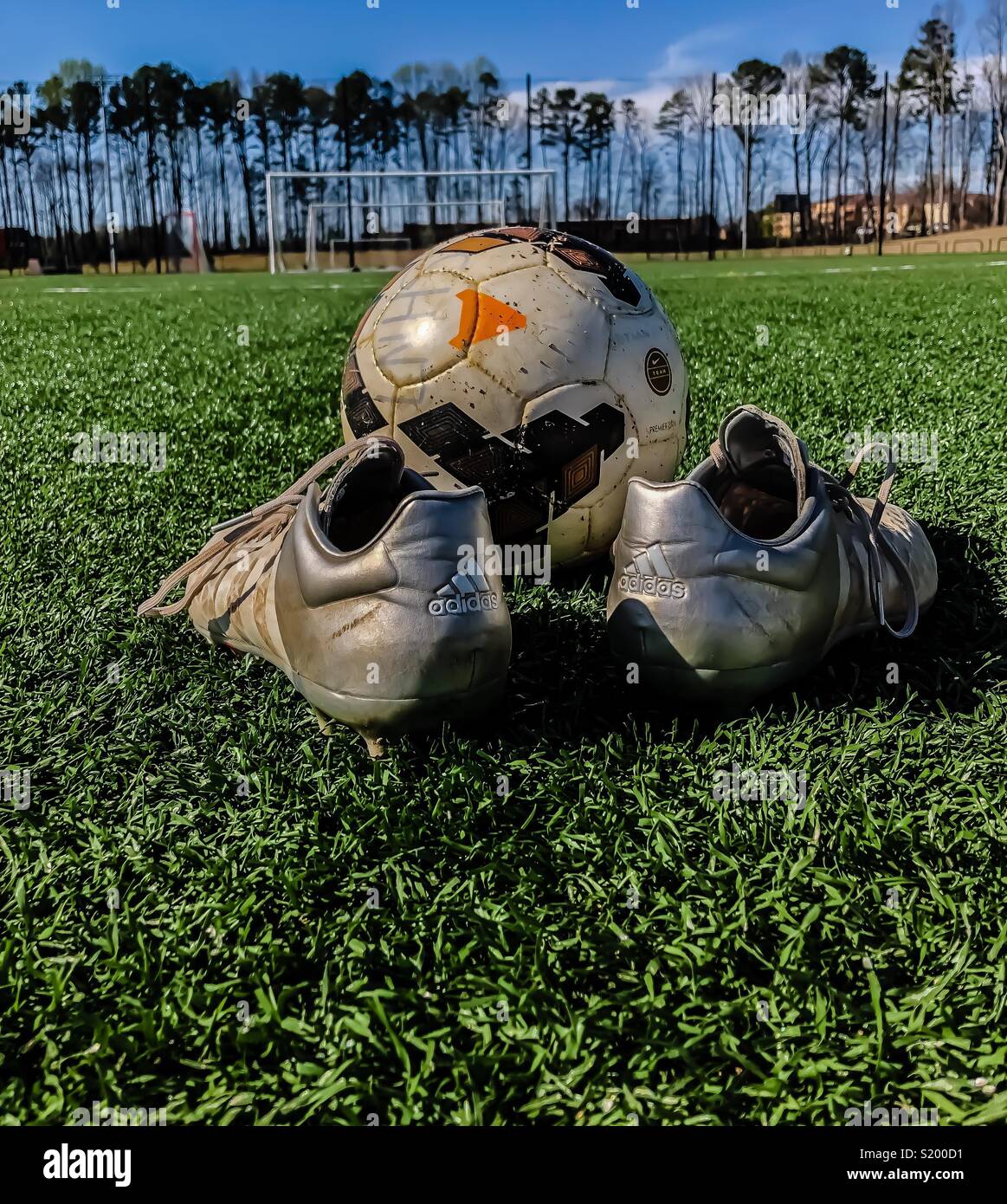 Crampons adidas Banque de photographies et d'images à haute résolution -  Alamy