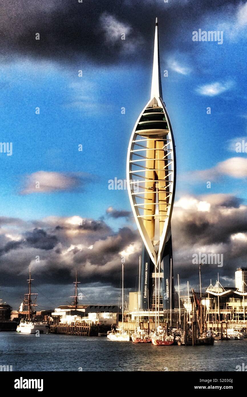 Unis Spinnaker Tower, Portsmouth, Hampshire, England, UK - Image de stock capturée avec un smartphone