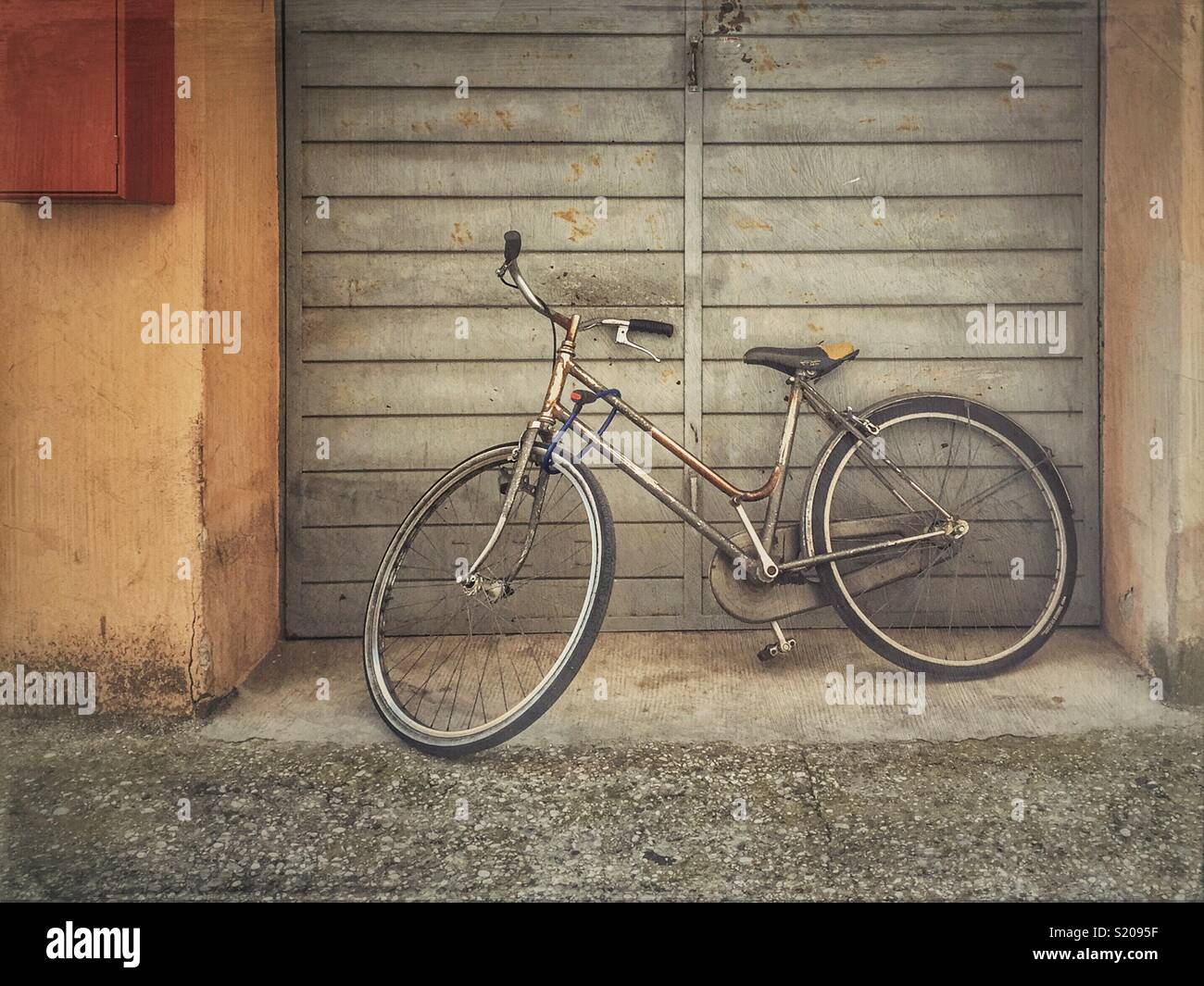 Vieux vélo - Image de stock capturée avec un smartphone