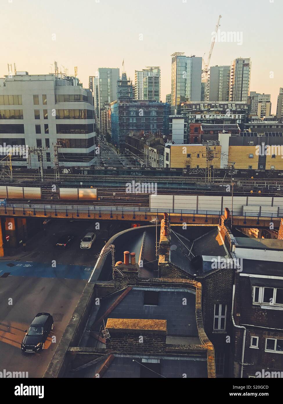 Scène de rue est de Londres d'en haut - Image de stock capturée avec un smartphone