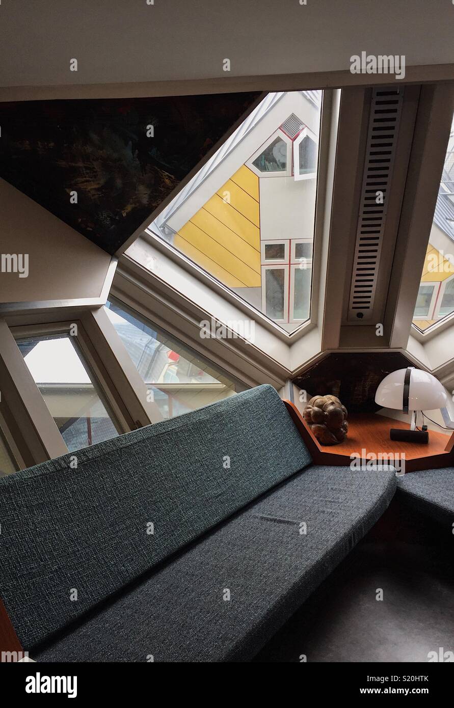 À l'intérieur d'une maison cube à Rotterdam, Pays-Bas Banque D'Images