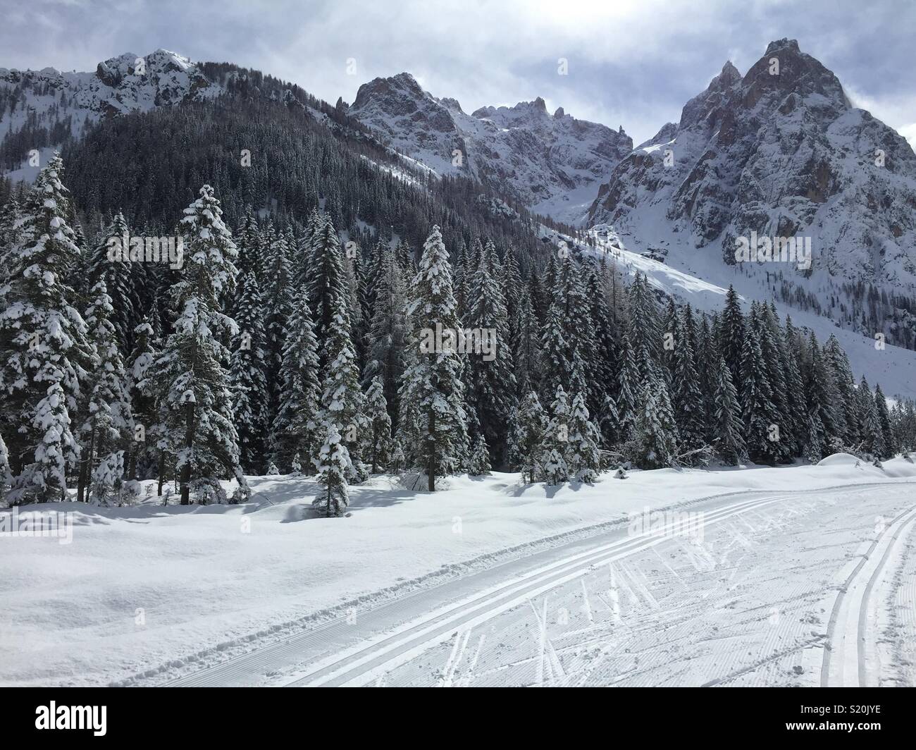 Piste de ski à Val Fiscalina, Italie. - Image de stock capturée avec un smartphone
