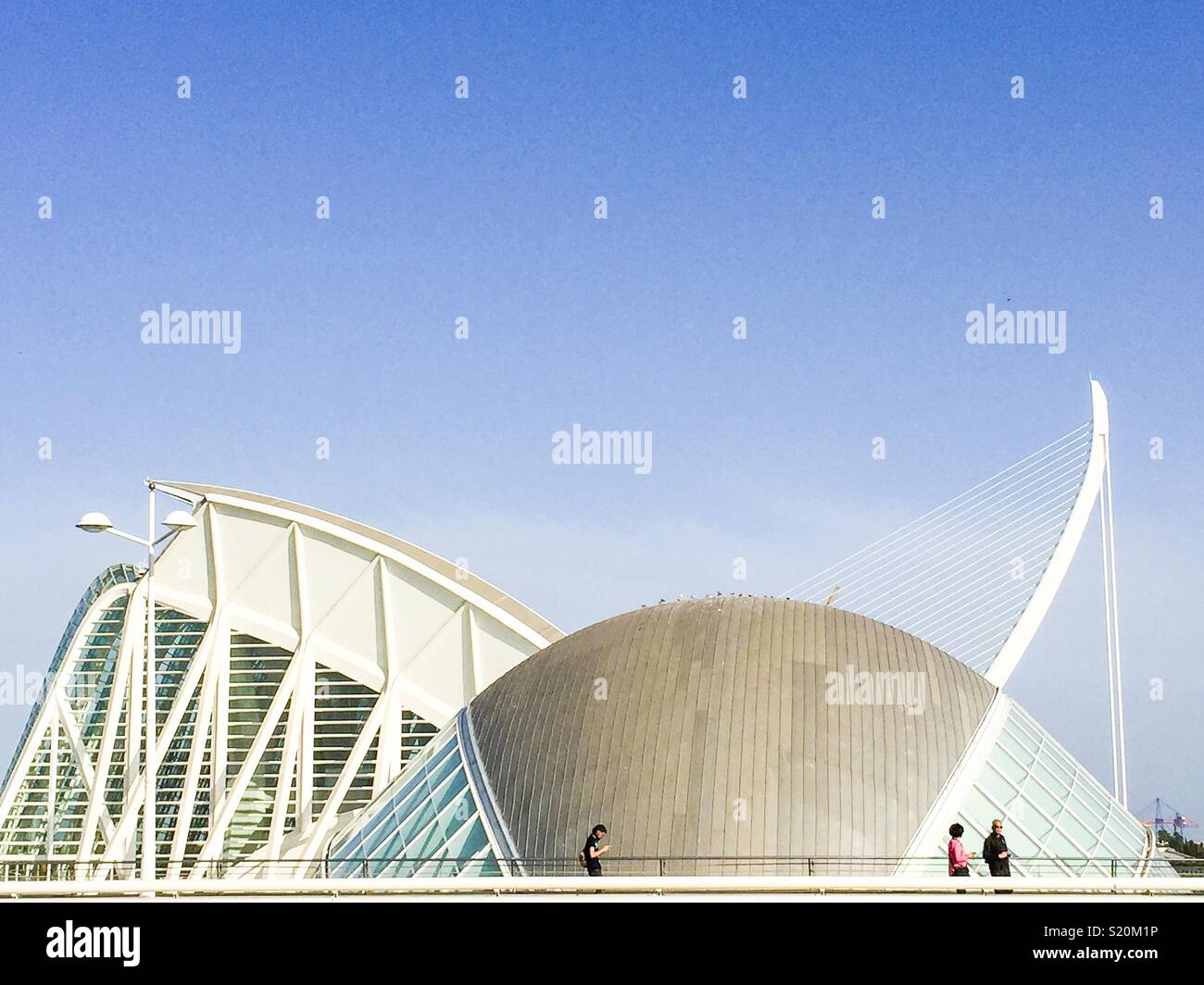L'Hemisferic et Musée des sciences Príncipe Felipe Santiago Calatrava à Ars&Science City à Valence, Espagne - Image de stock capturée avec un smartphone