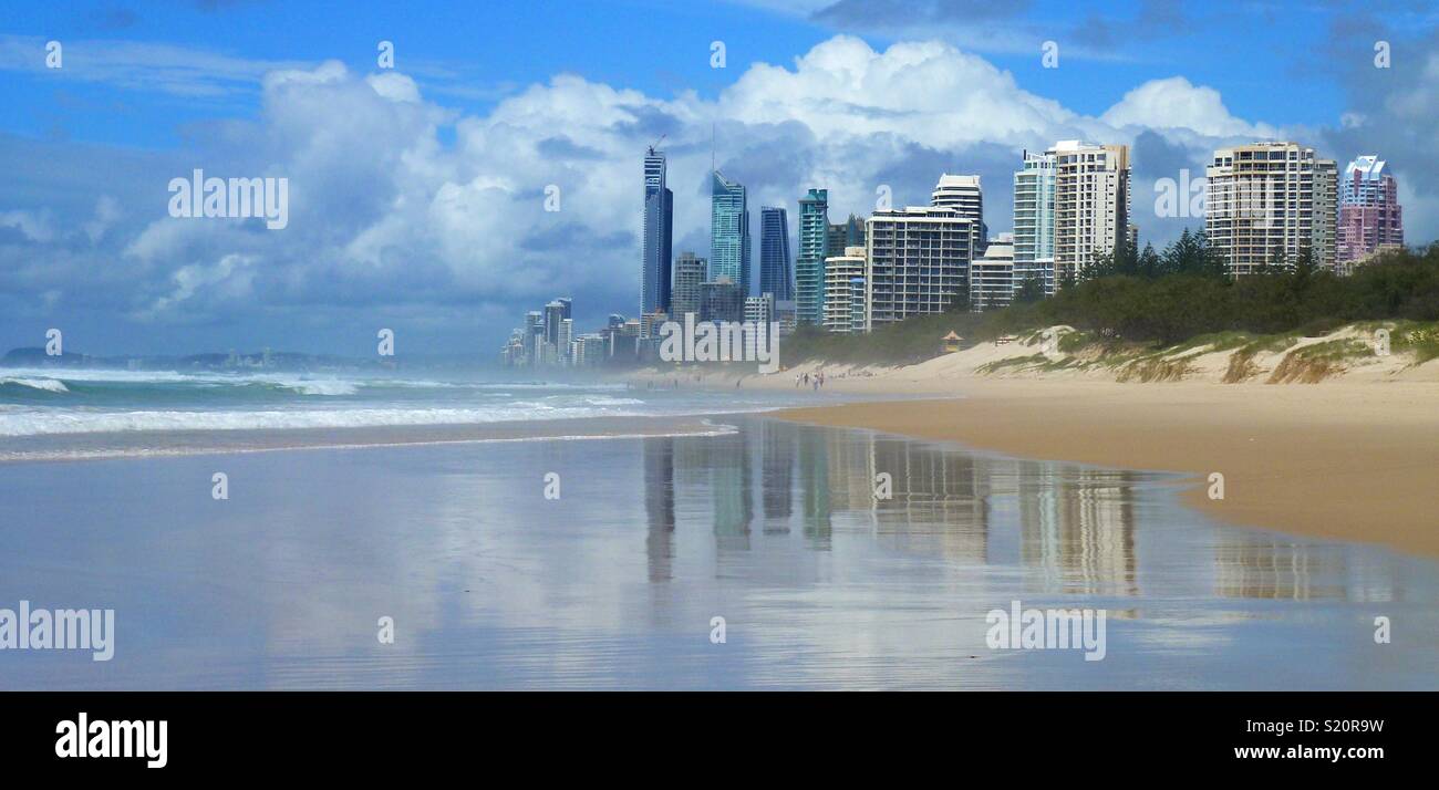 Surfers Paradise à distance Banque D'Images