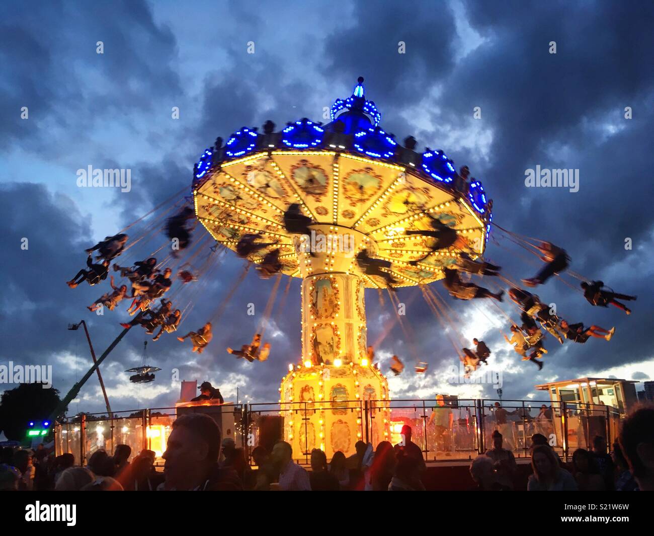 Carousel au soir à Hyde Park Londres Banque D'Images