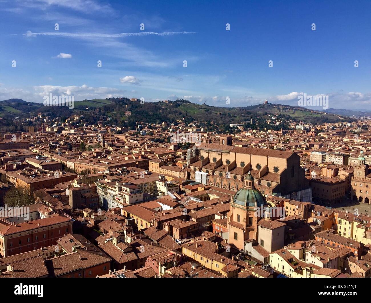 La ville de Bologne, Italie à partir de ci-dessus. Banque D'Images