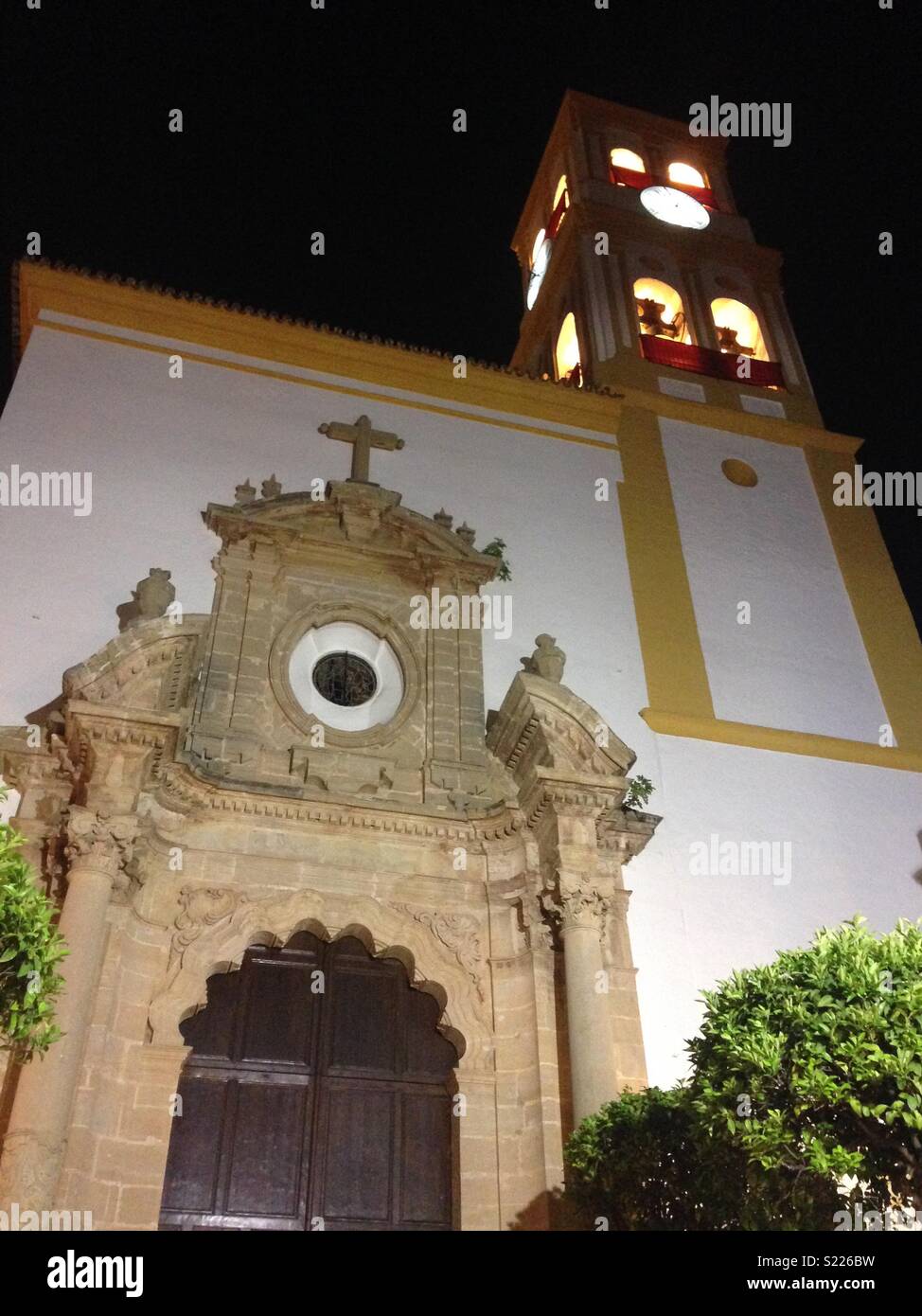 Église de Encarnation. Comité permanent sur la place de l'Église dans la vieille ville de Marbella, Espagne Banque D'Images