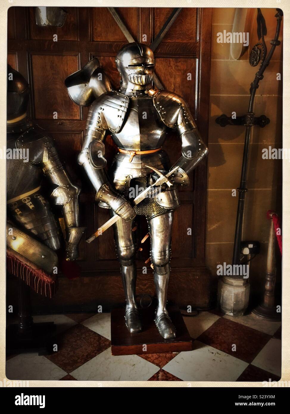Chevalier en fonction de l'armure. - Image de stock capturée avec un smartphone