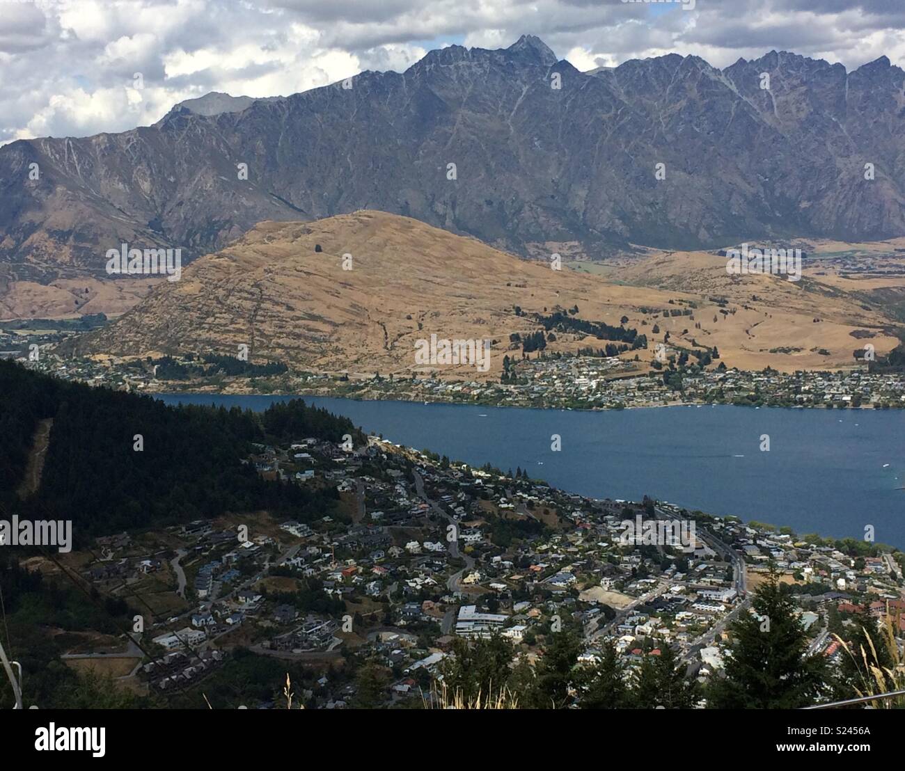 Nouvelle-zélande, Queenstown, gondole, montagne, paysages, vue sur le lac, vue à partir de la télécabine, vue sur la ville de gondola Banque D'Images