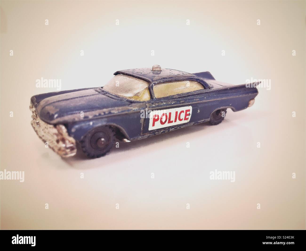 Buick Electra Vintage Voiture de police jouet/modèle - Image de stock capturée avec un smartphone