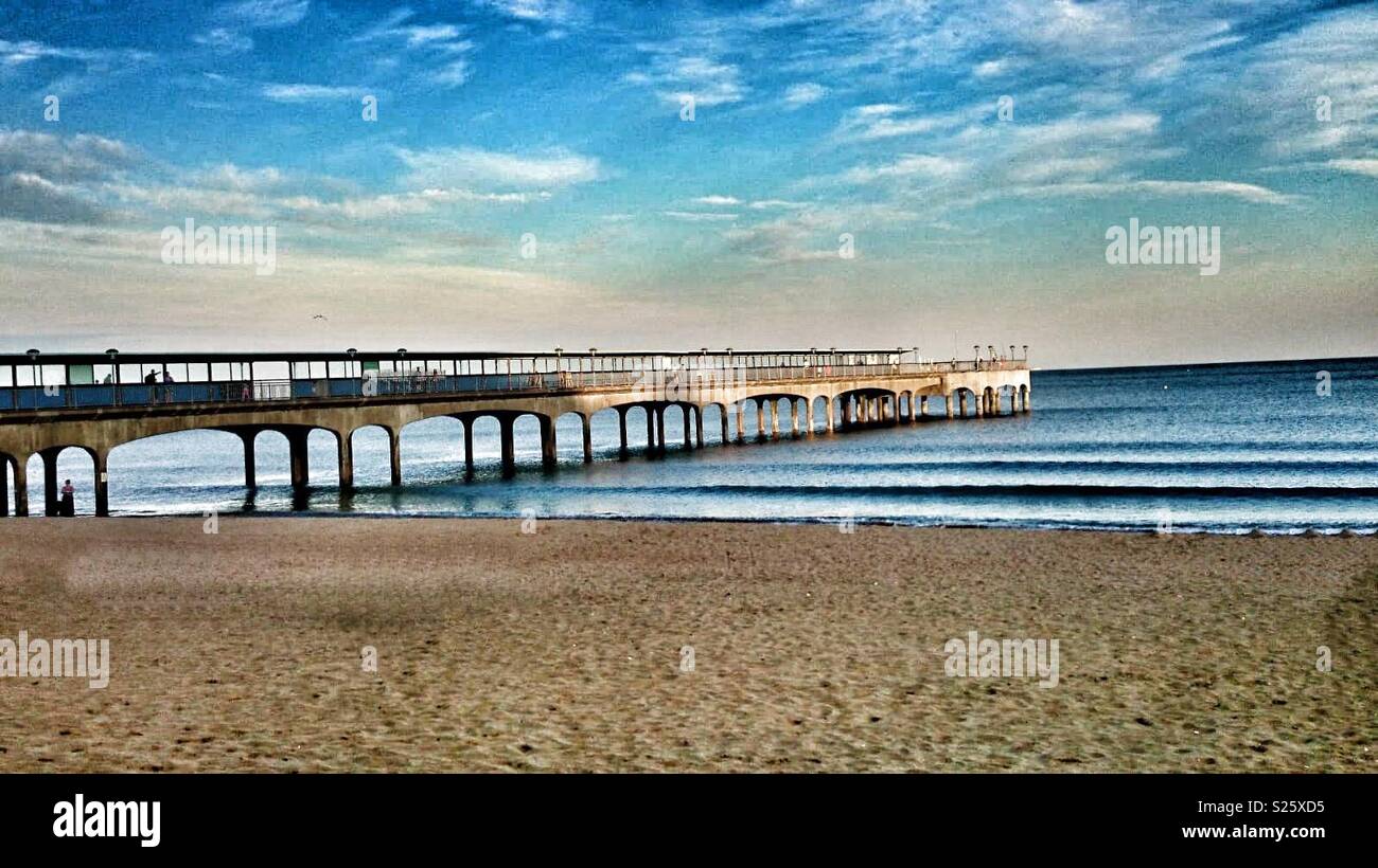 Boscombe Pier sur la côte sud de l'Angleterre Banque D'Images