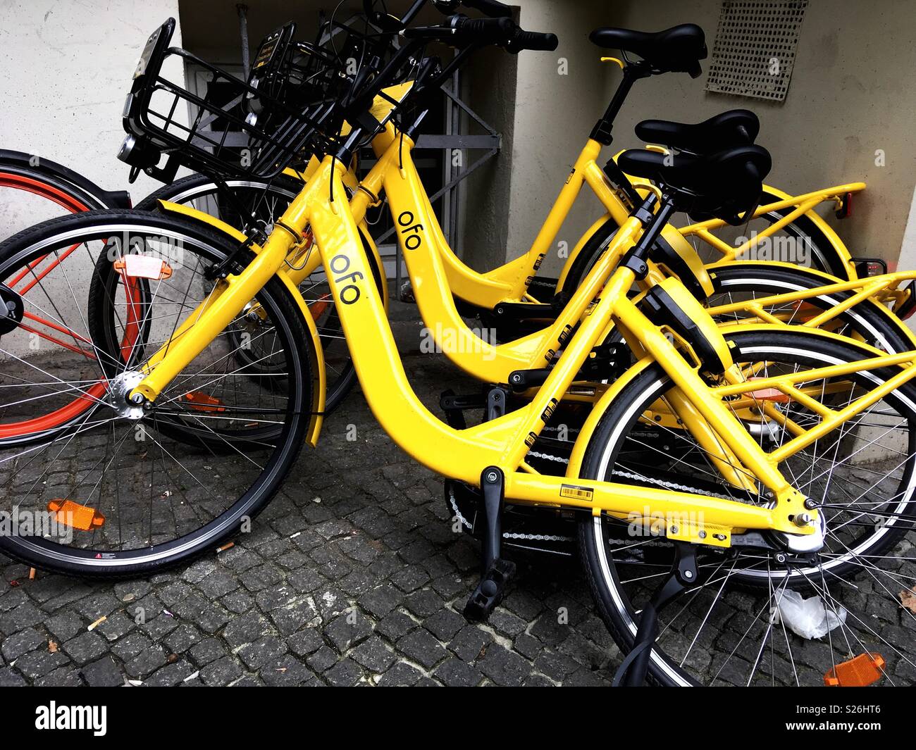 Ofo de location de vélos à Berlin, Allemagne - Image de stock capturée avec un smartphone