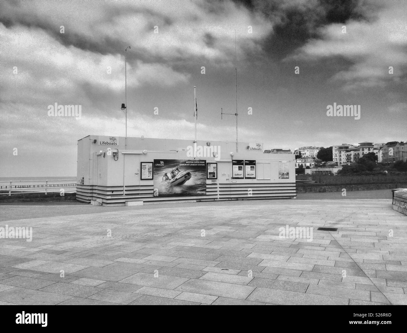 La station de sauvetage à Weston-super-Mare, Royaume-Uni. C'est une structure temporaire qui a été installé lors de l'Embarcadère Birnbeck, le site de la station d'origine, est devenu dangereux. - Image de stock capturée avec un smartphone