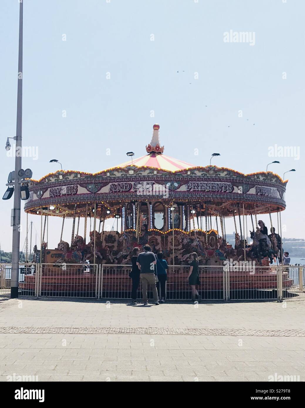 Carrousel à la baie de Cardiff, Pays de Galles. Banque D'Images