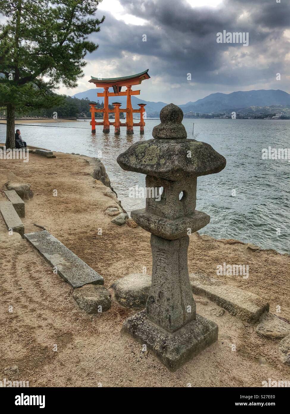 De Torii, un temple flottant sur l'île de Miyajima, Japon, qui est un UNESCO World Heritage Site. Banque D'Images