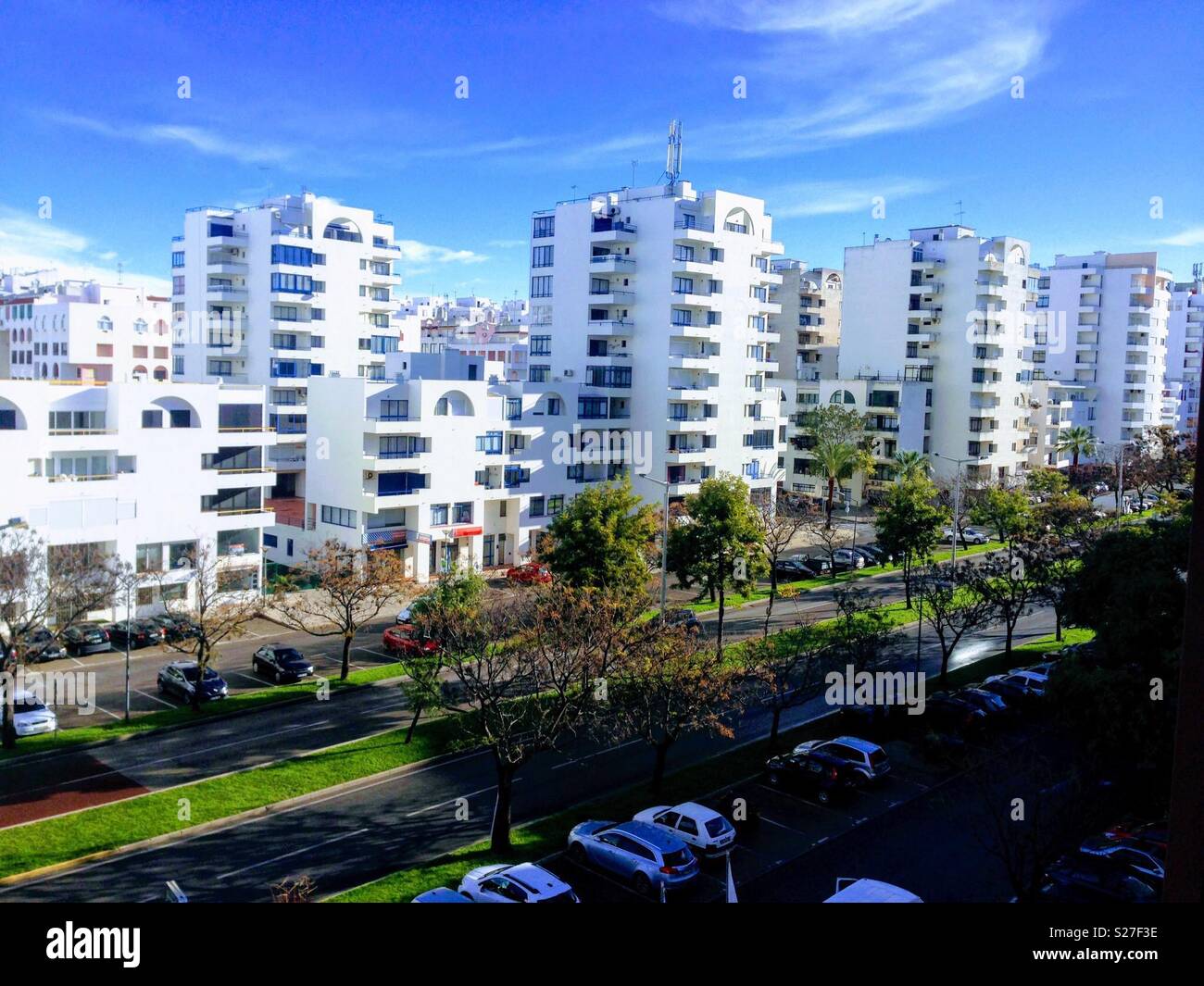 Une vue de la ville de Quartiera au Portugal. Quartiera est une belle ville côtière avec une population de 22000 env. Banque D'Images