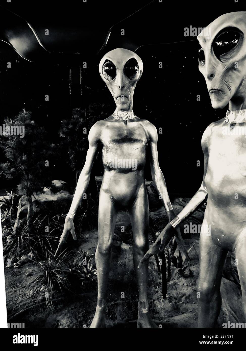 Les étrangers à l'UFO Museum à Roswell, Nouveau Mexique Banque D'Images