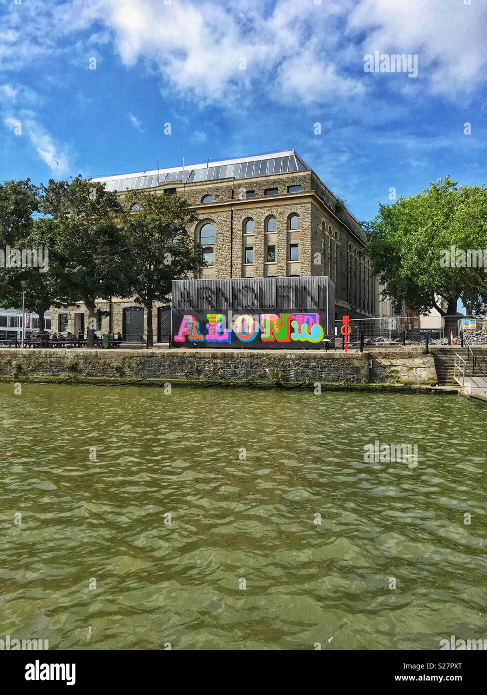 L'Arnolfini Arts Centre à Bristol, Royaume-Uni - Image de stock capturée avec un smartphone