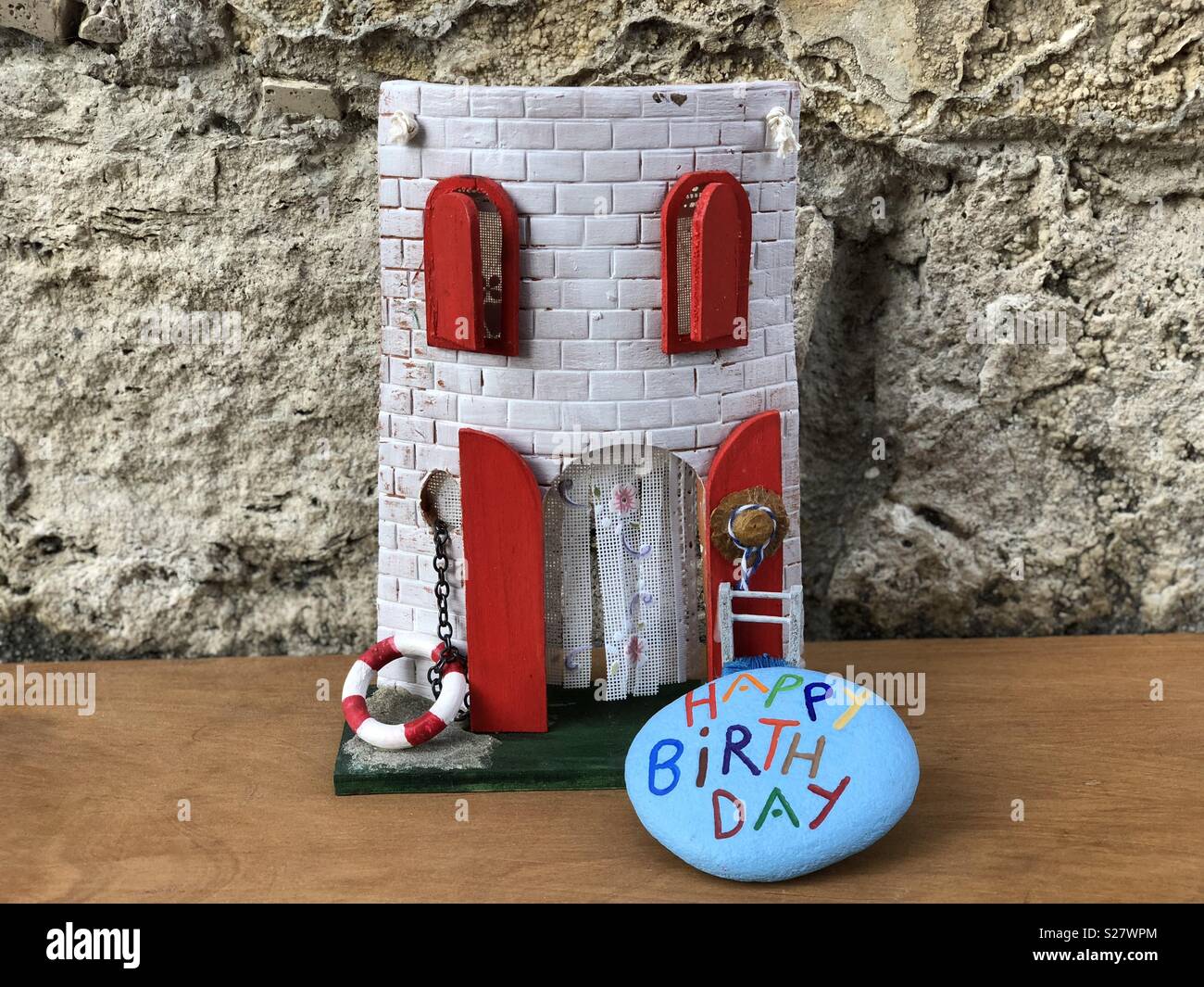 Joyeux Anniversaire Pierre Avec Une Mosaique Artistique Photo Stock Alamy Joyeux Anniversaire Pierre Avec Une Mosaique Artistique Photo Stock Alamy