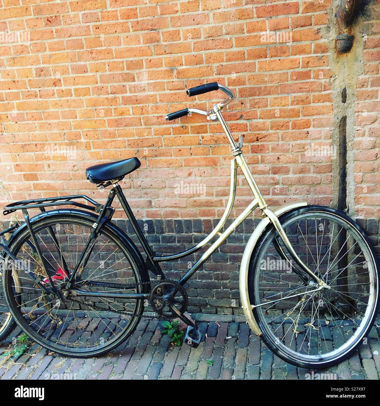 Vintage vélo hollandais Photo Stock - Alamy
