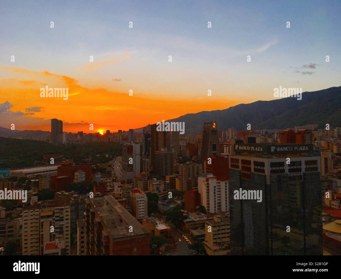 Vue aérienne de Caracas à partir de la région de Sabana Grande, CitiBank Business Tower. Quartier du centre-ville. Vicente Quintero et Marcos Kirschstein. 2018 Banque D'Images