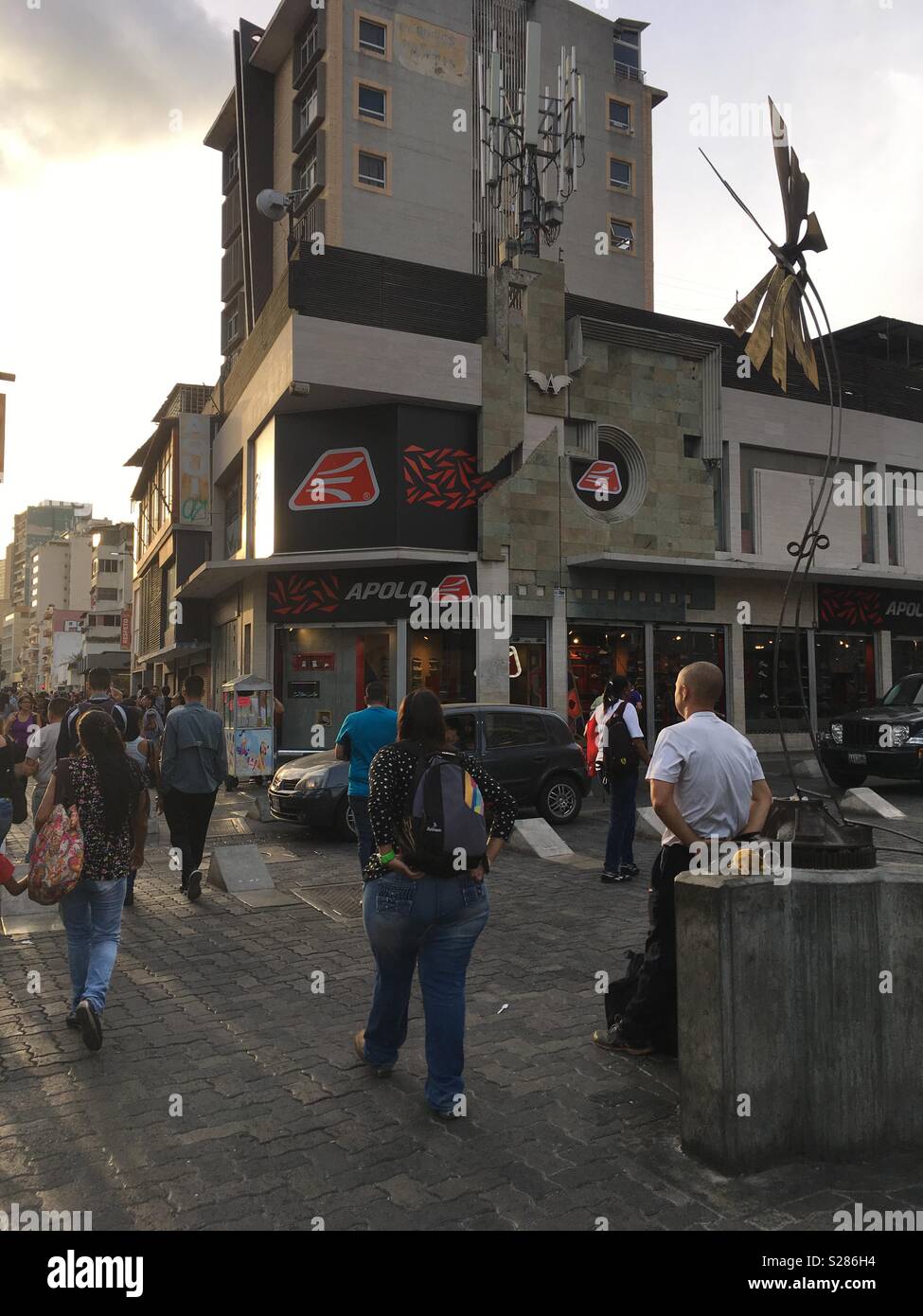 Apolo chaussures, magasin situé sur le boulevard de Sabana Grande. Caracas, Venezuela. 2018 Banque D'Images