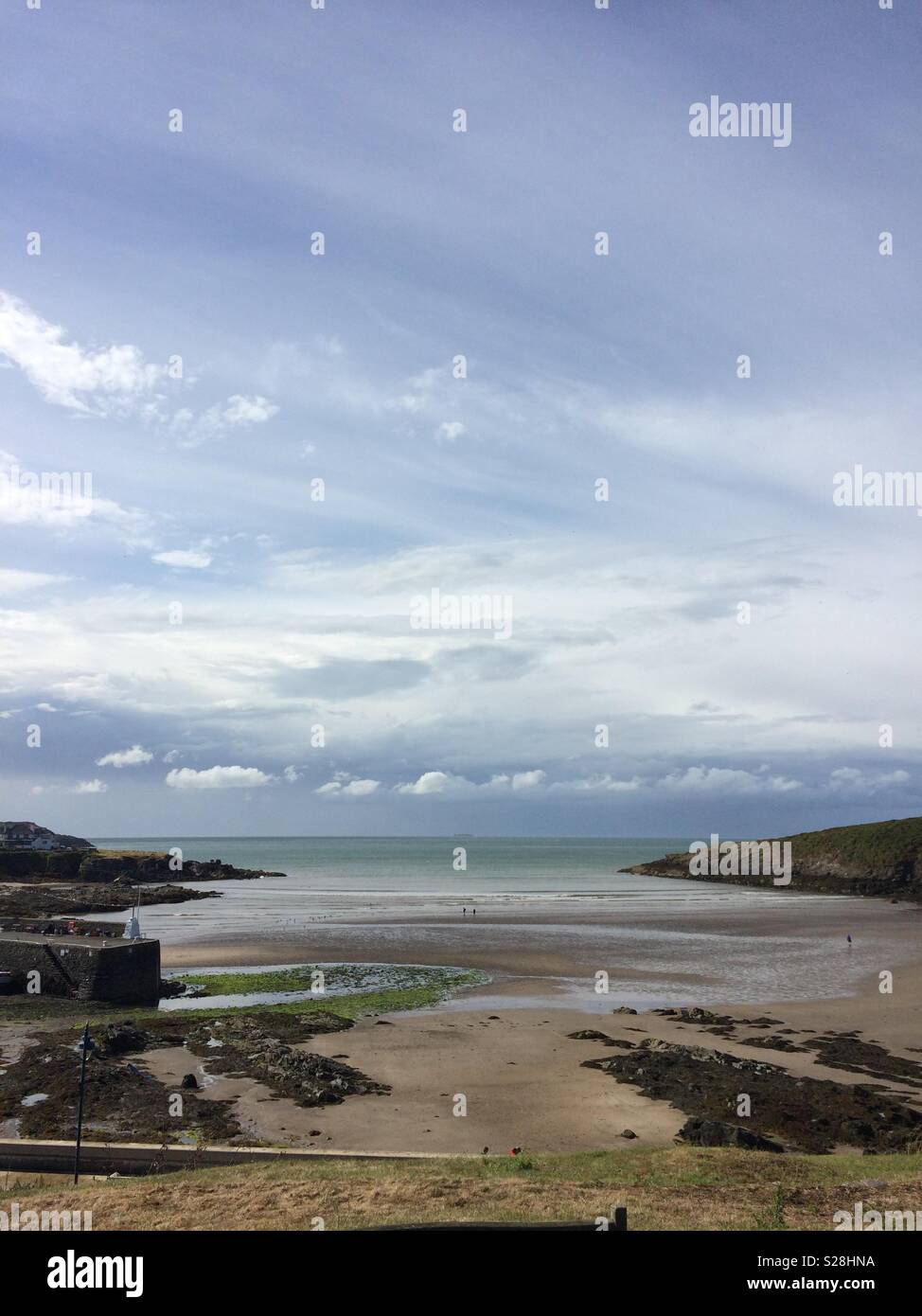 Szigetszentmiklós, la ville la plus au nord du village bay au Pays de Galles, Anglesey, au Royaume-Uni. - Image de stock capturée avec un smartphone